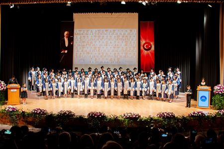 Özel Ege Lisesi’nde Mezuniyet Coşkusu